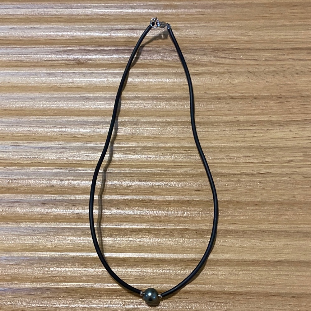 💙2/$5 Black Faux Pearl Choker